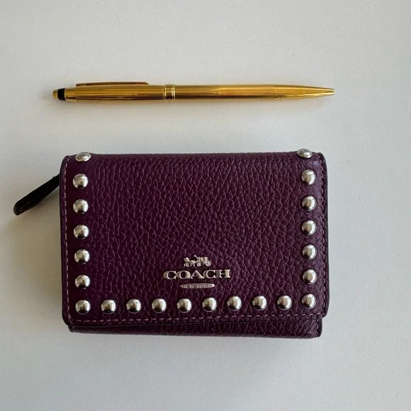 Absolutely new coach wallet. Authentic item from boutique in Aventura mall - Picture 2 of 8